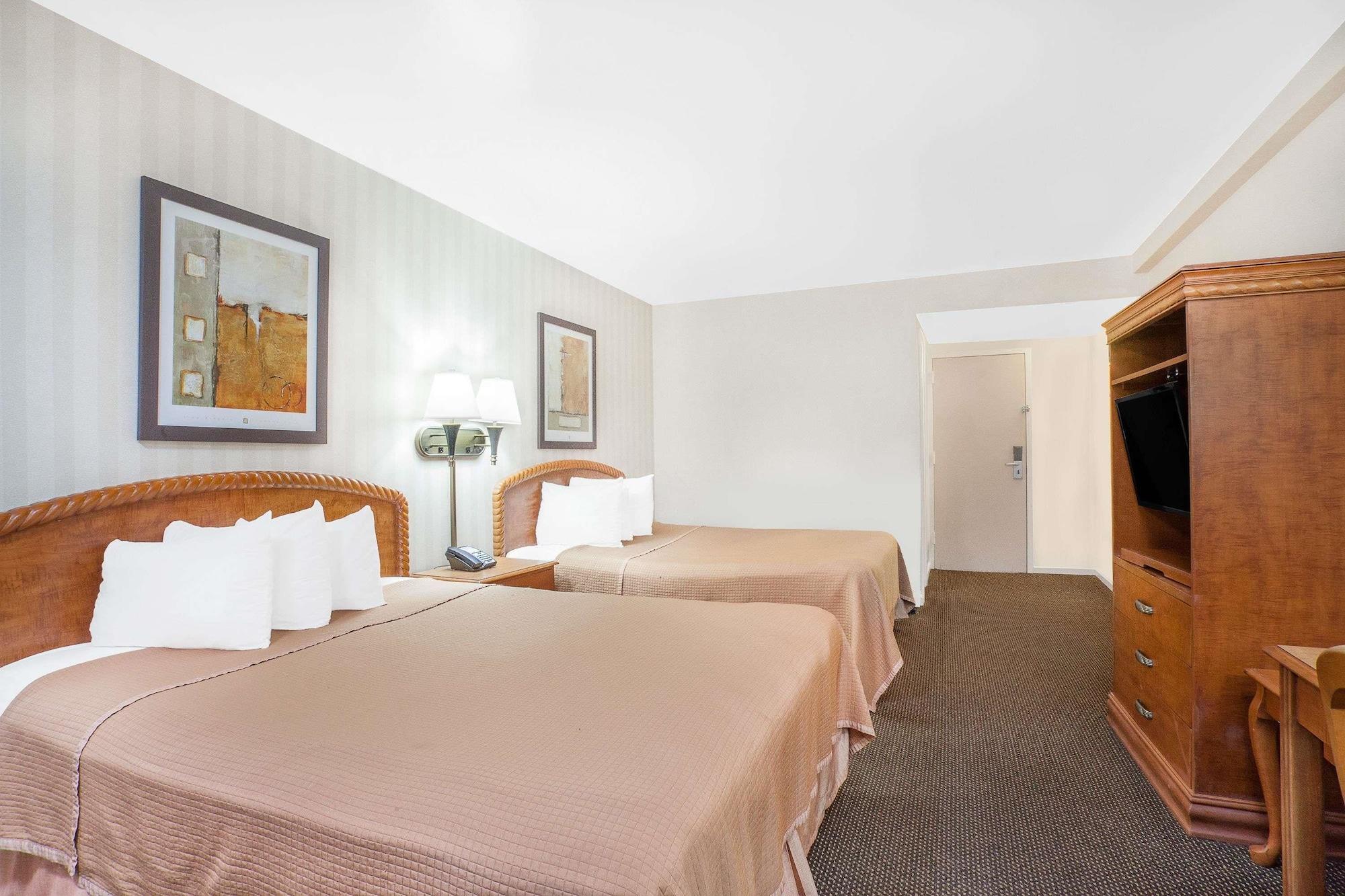 Howard Johnson By Wyndham Atlantic City Exterior photo